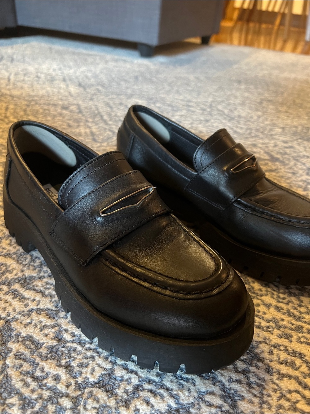 Steve Madden Women's Black Leather Penny Loafers - Lawrence loafer